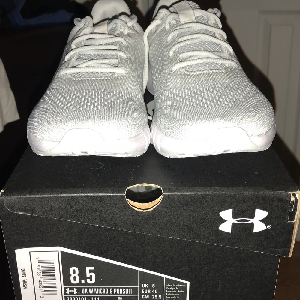 Under Armour Sneakers